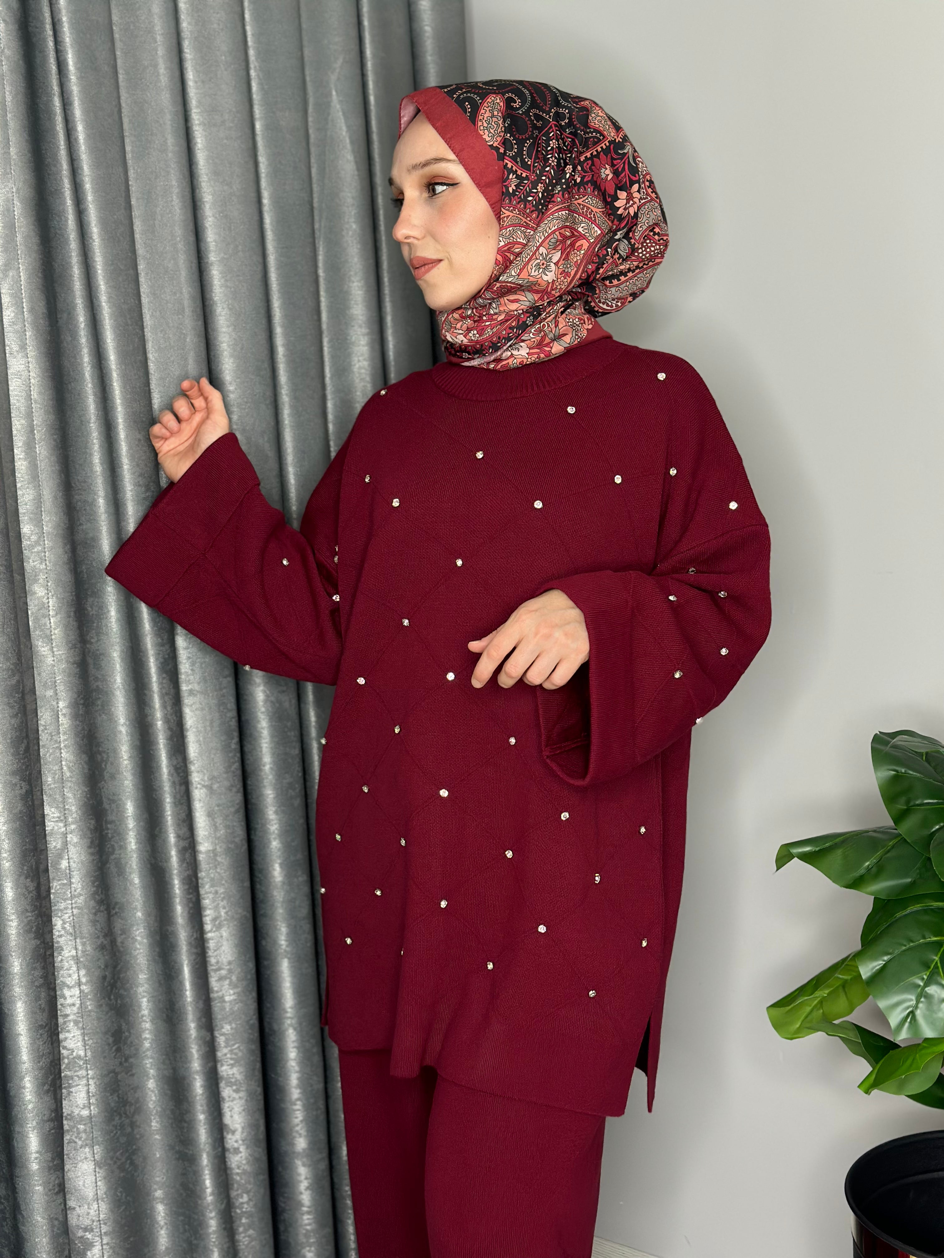 TAŞ DETAYLI TRİKO TAKIM