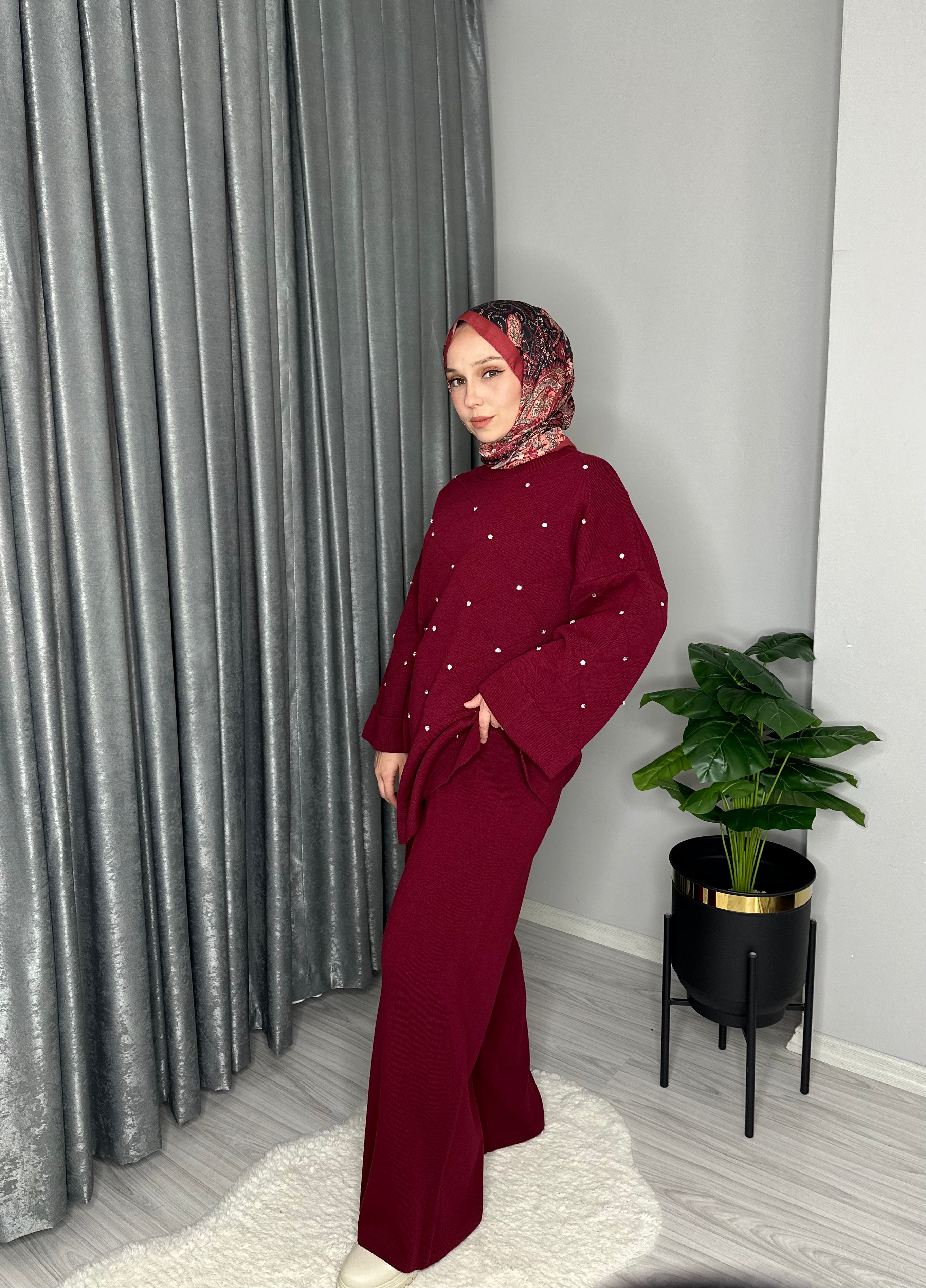 TAŞ DETAYLI TRİKO TAKIM