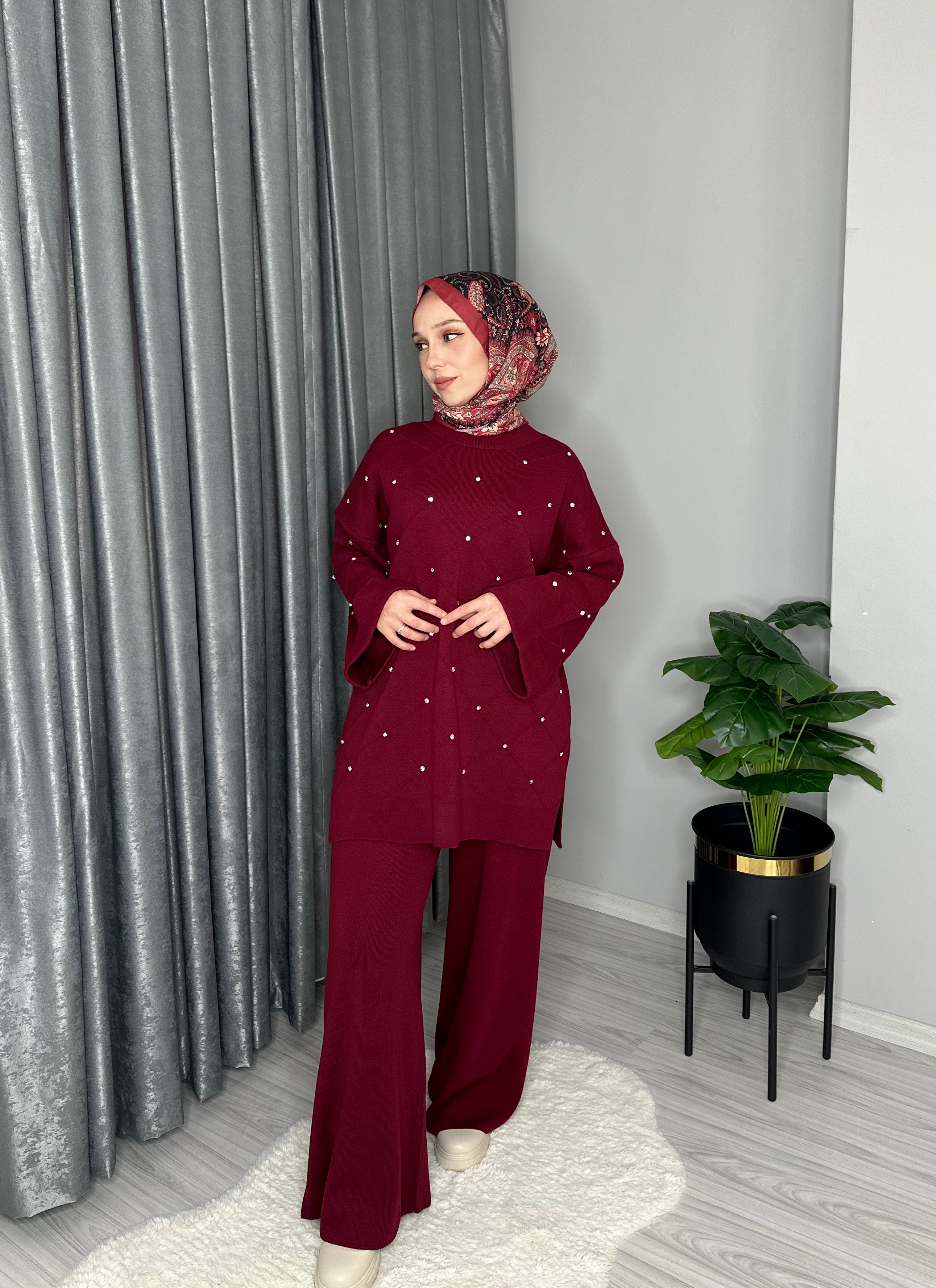 TAŞ DETAYLI TRİKO TAKIM