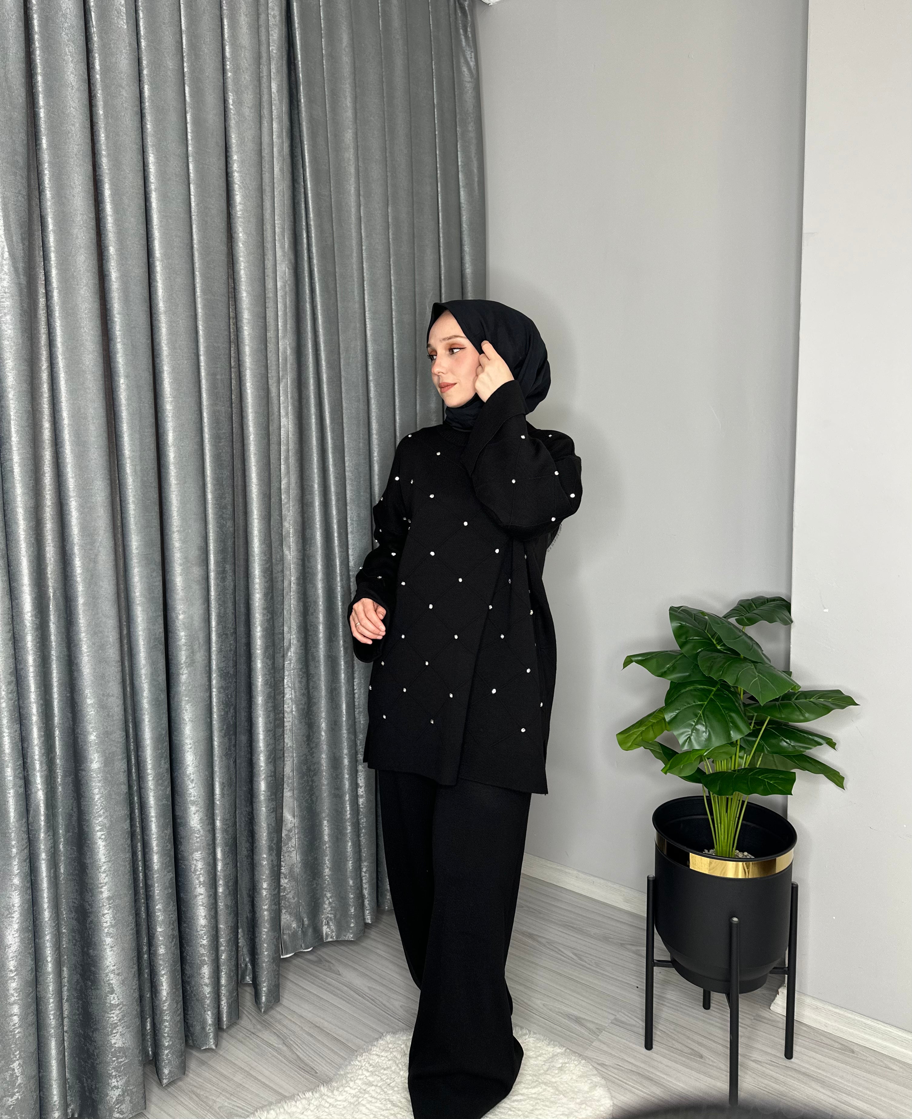 TAŞ DETAYLI TRİKO TAKIM