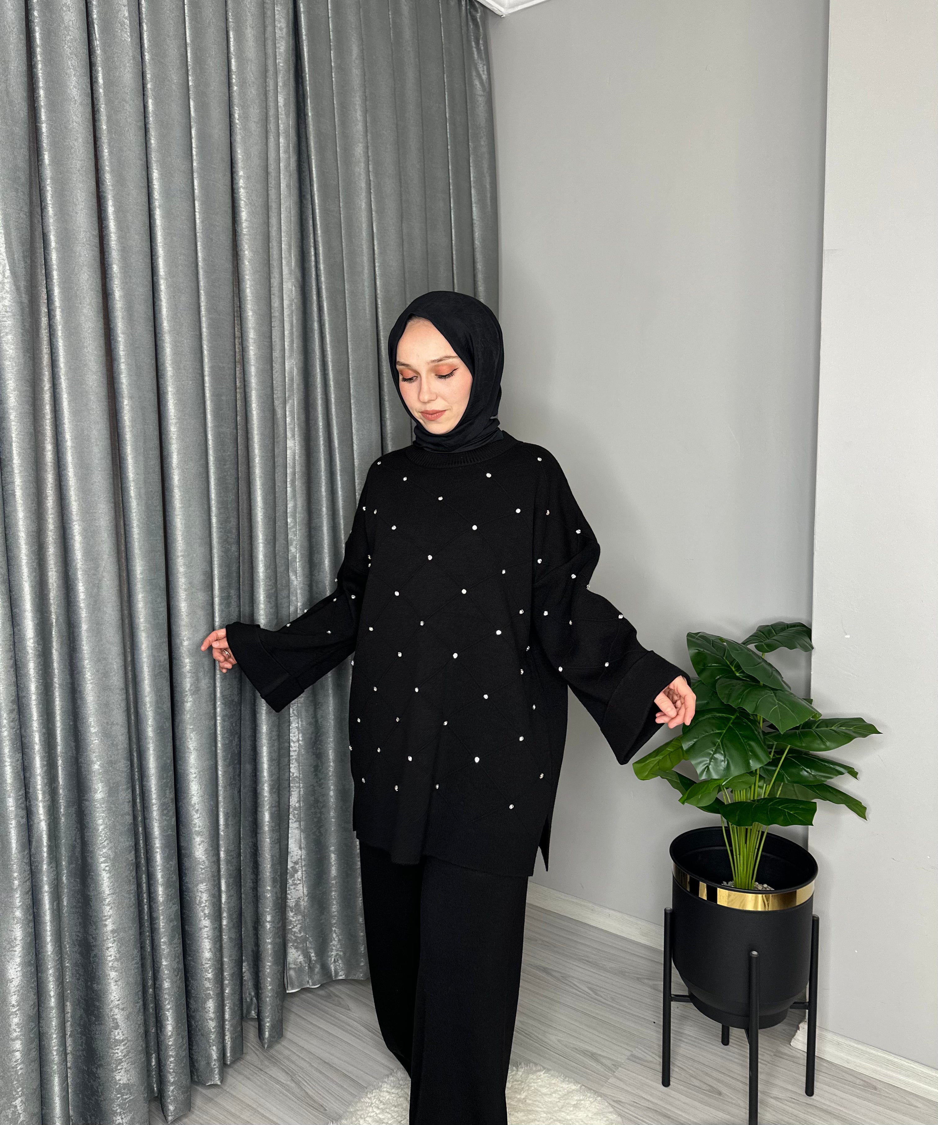 TAŞ DETAYLI TRİKO TAKIM