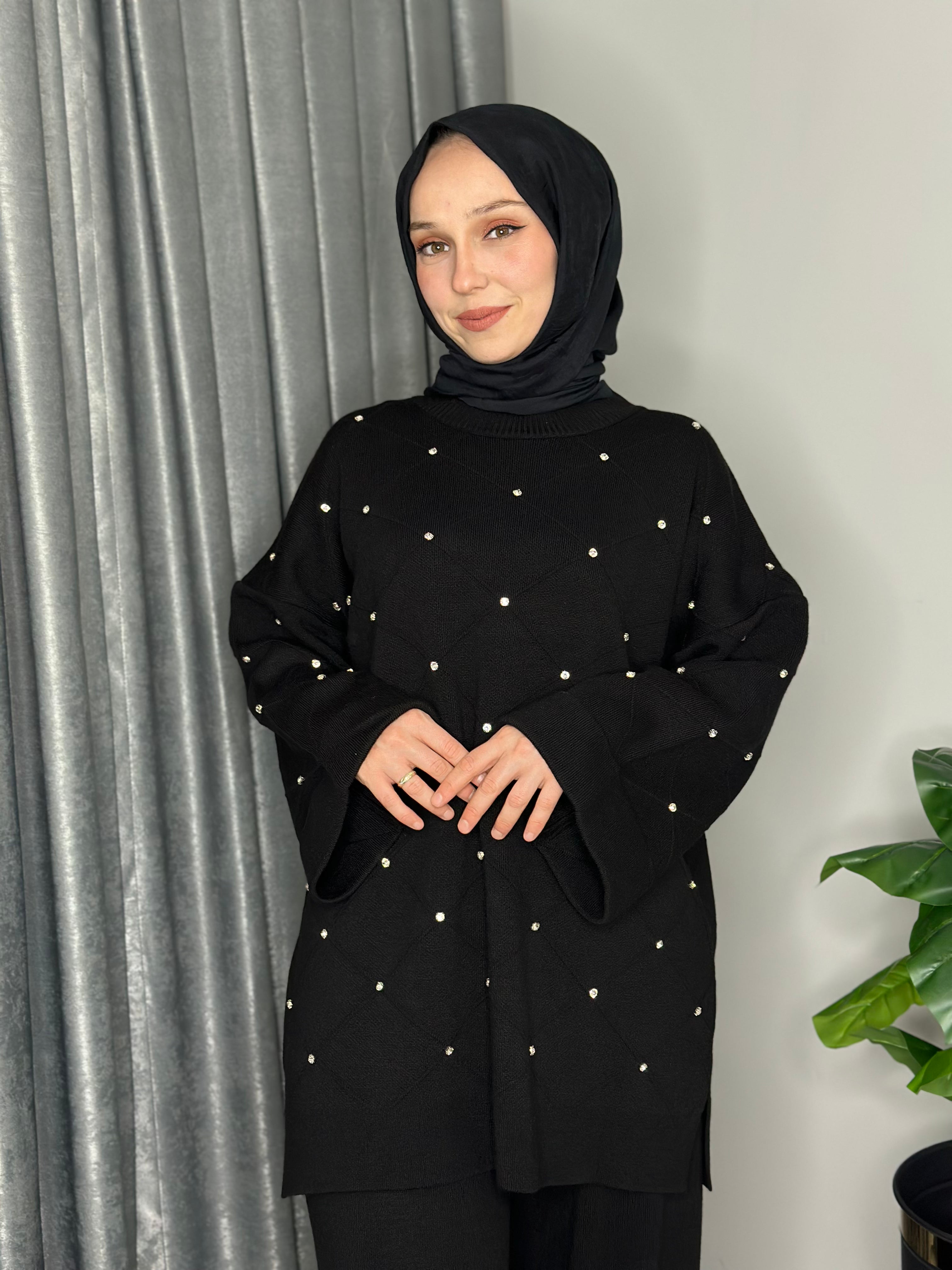 TAŞ DETAYLI TRİKO TAKIM