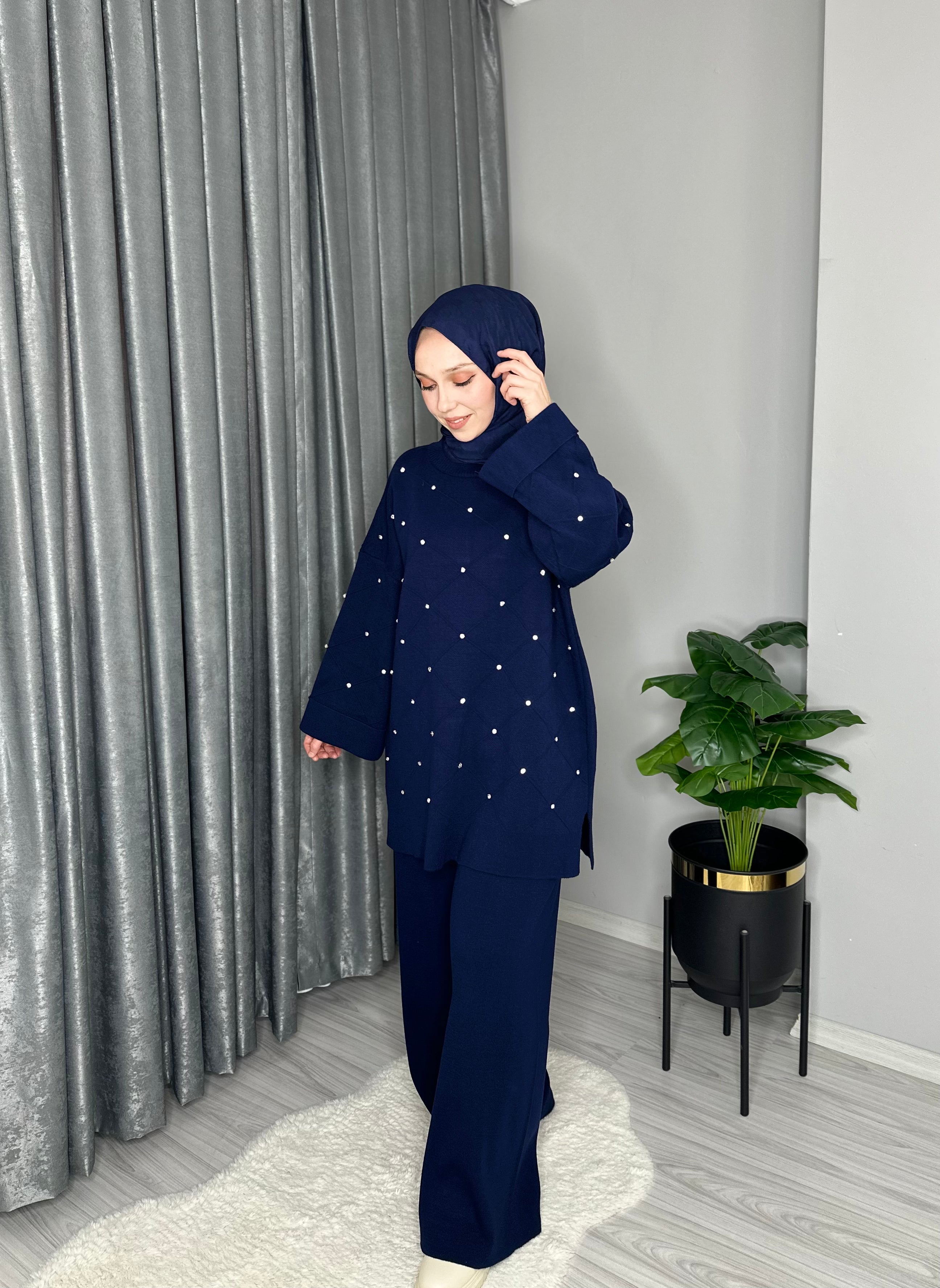 TAŞ DETAYLI TRİKO TAKIM