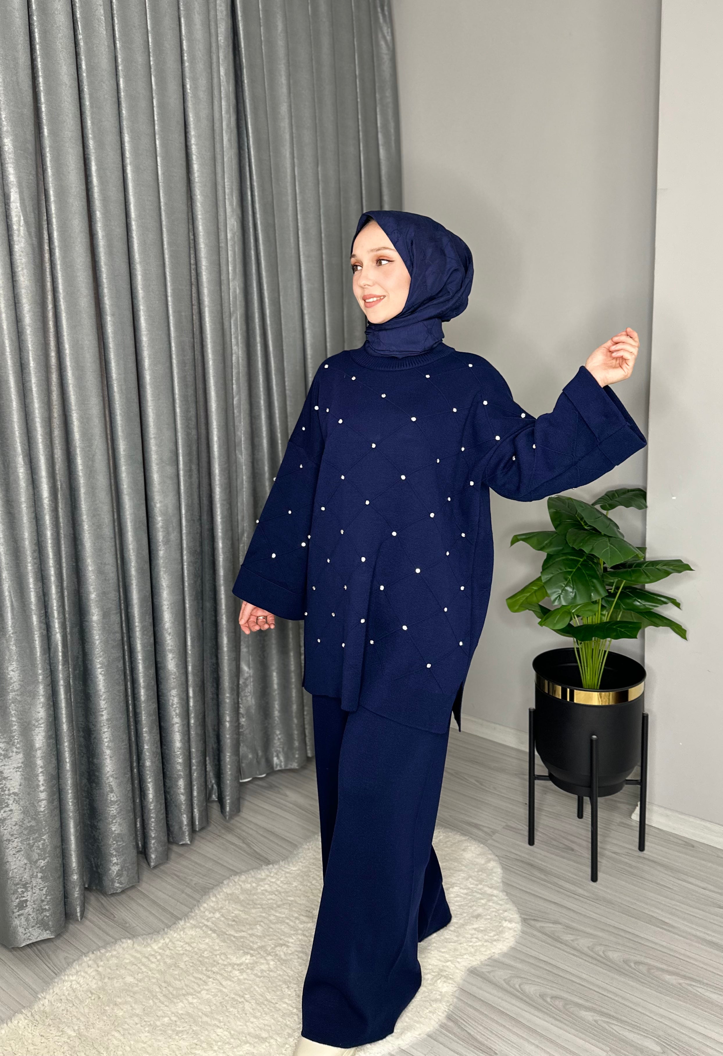 TAŞ DETAYLI TRİKO TAKIM