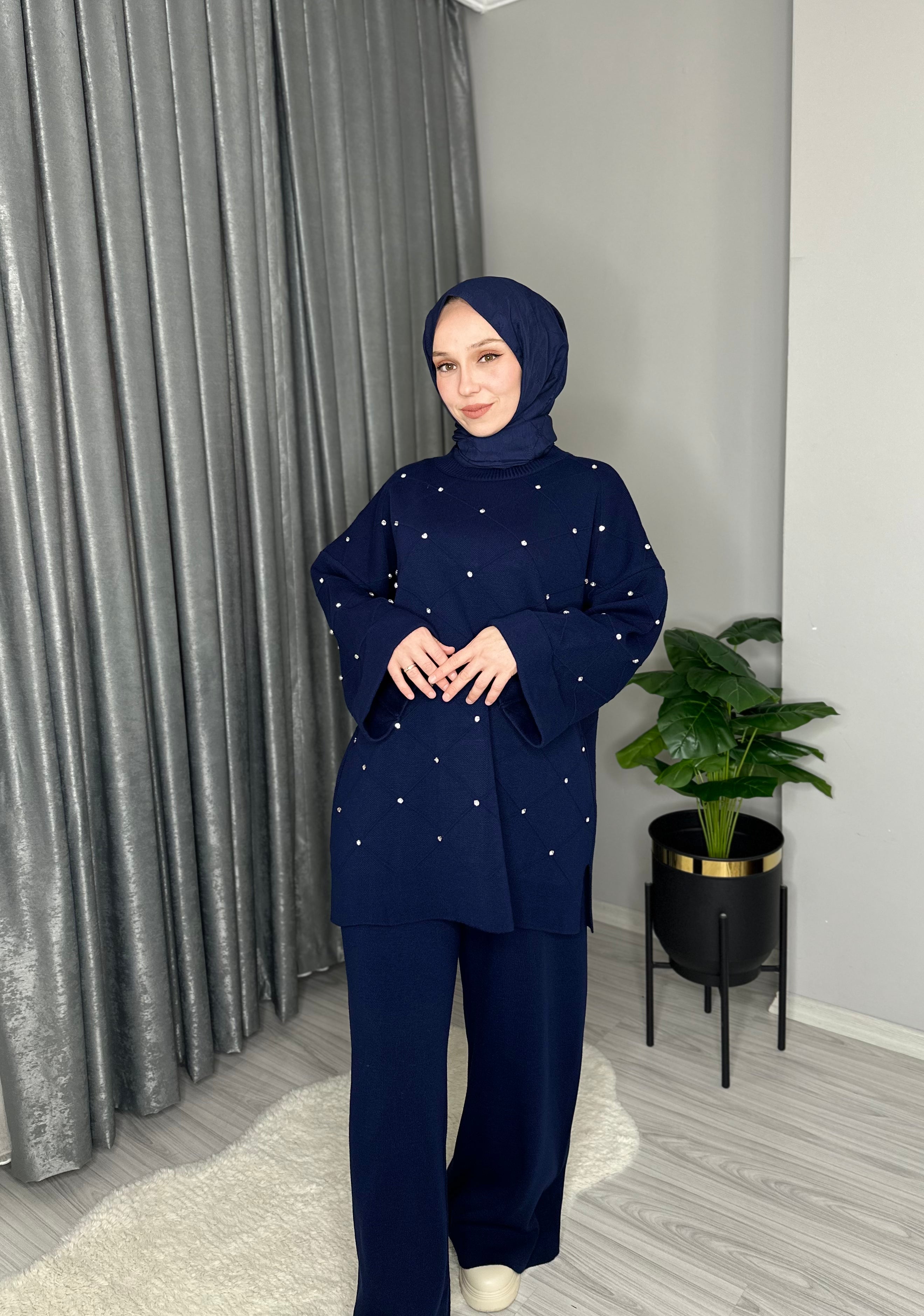 TAŞ DETAYLI TRİKO TAKIM