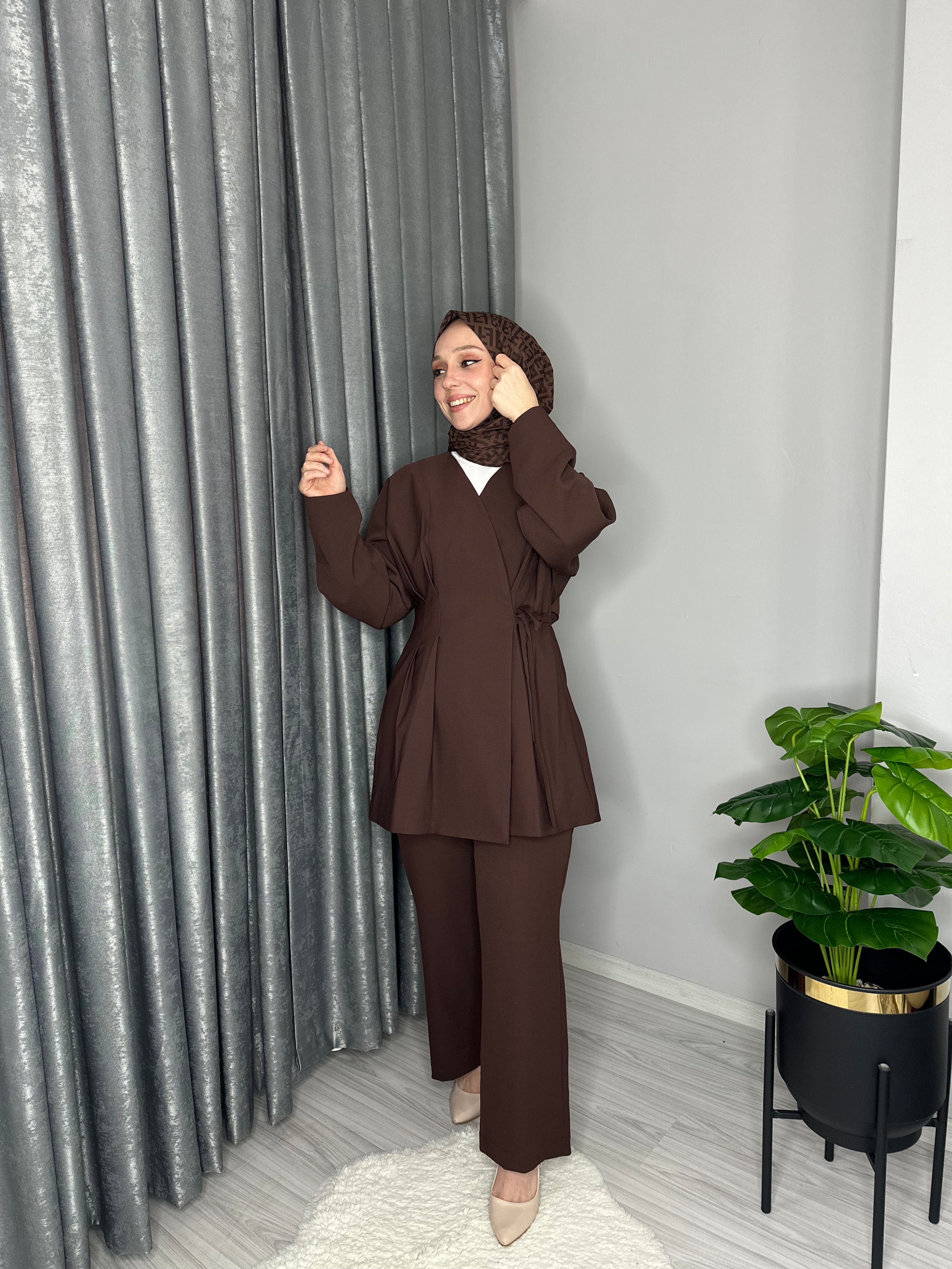 PİLELİ TAKIM-KAHVERENGİ