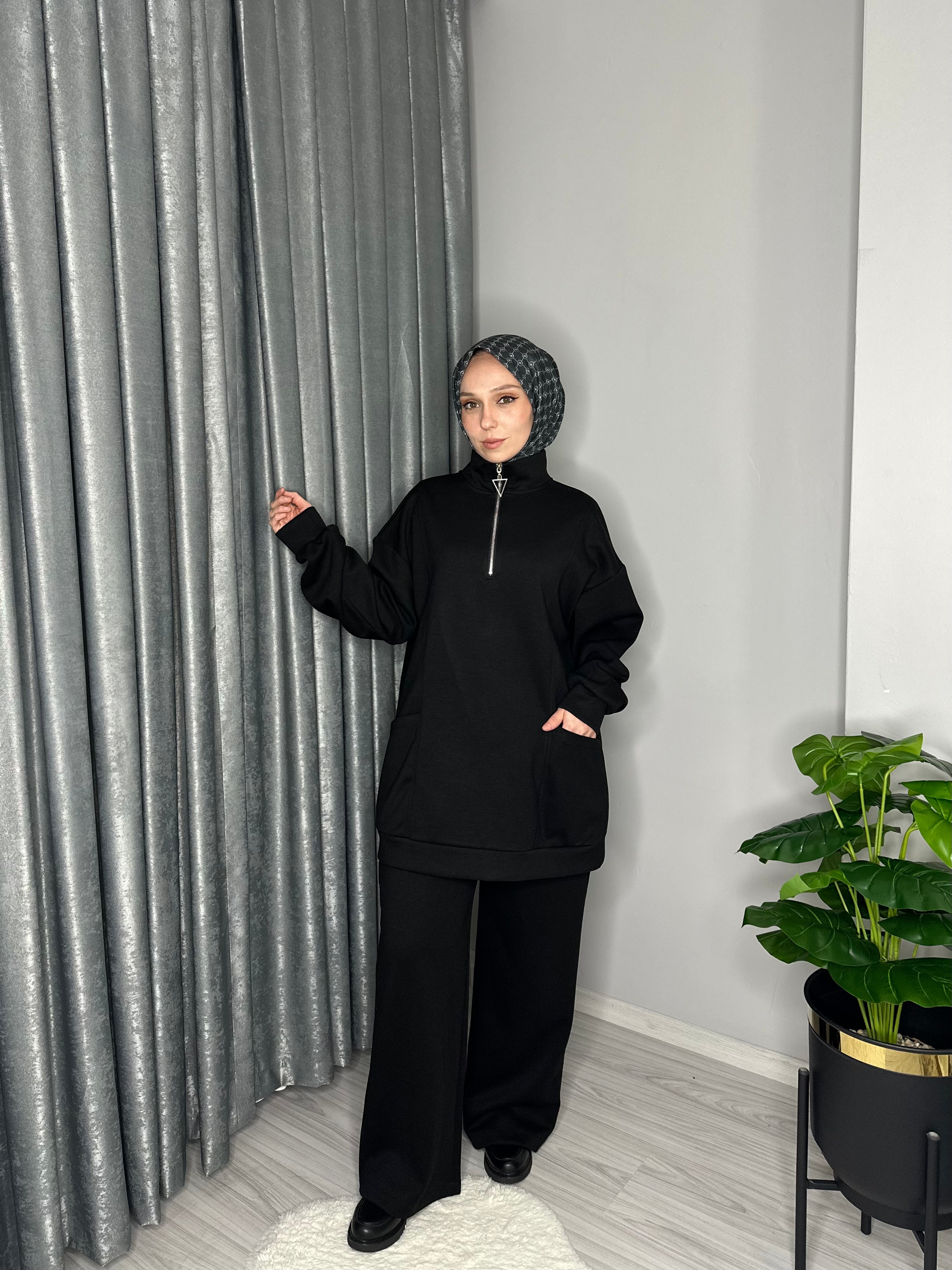 YAKA FERMUARLI CEPLİ TUNİK TAKIM-SİYAH