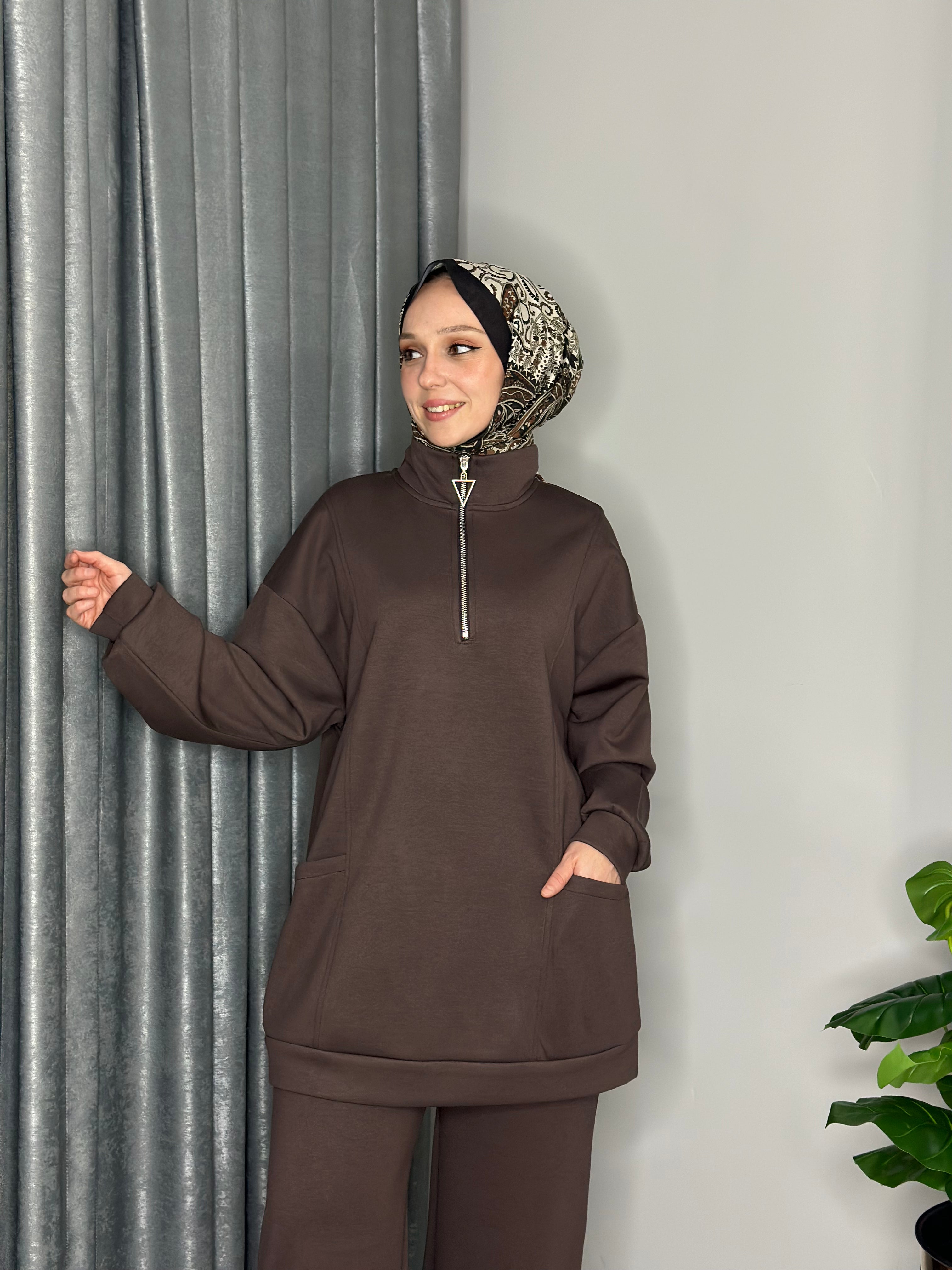 YAKA FERMUARLI CEPLİ TUNİK TAKIM-KAHVERENGİ