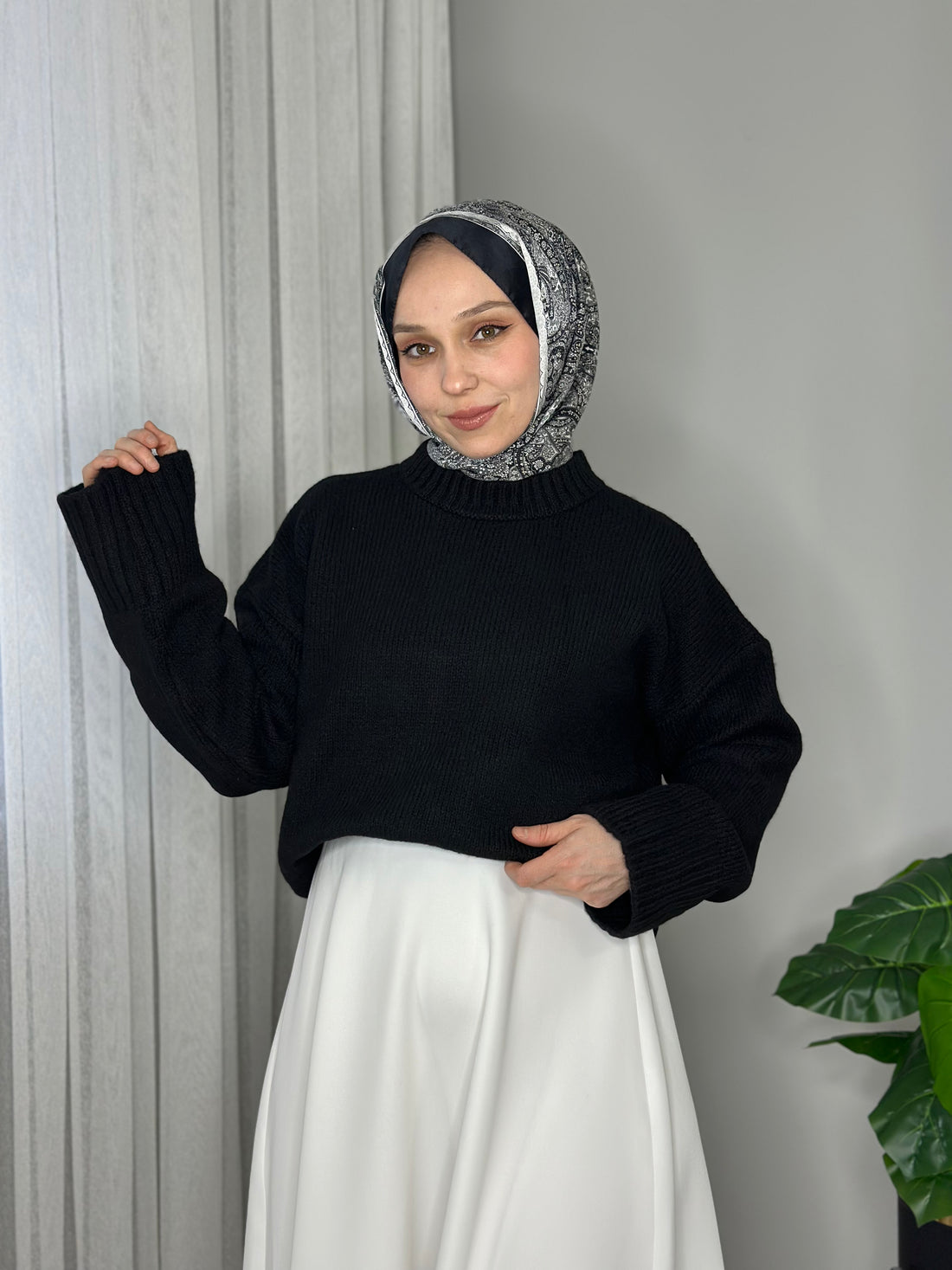 BİSİKLET YAKA KAZAK - SİYAH